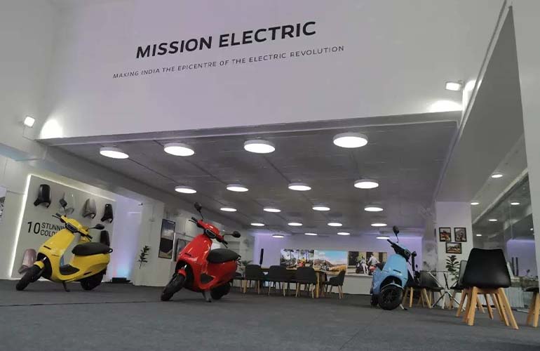 E2W Firm Inaugurates Three Experience Centers in Delhi