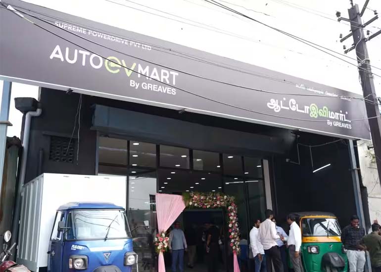 Greaves Retail Launches First AutoEVMart Master Distributor Outlet