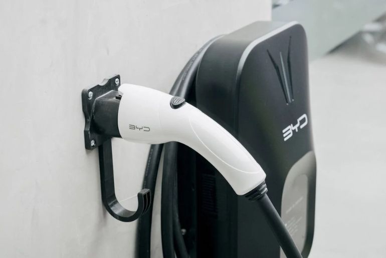 BYD Unveils Ultra-Fast EV Charger Adding 250 Miles