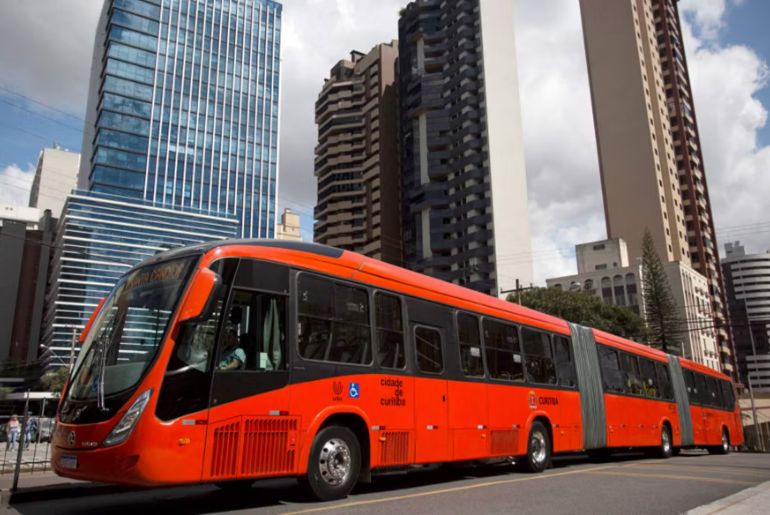 Volvo-begins-building-electric-bi-articulated-buses-in-Brazil