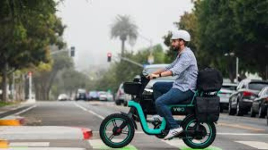 New Electric Moped Targets Streets, Bike Lanes Positively