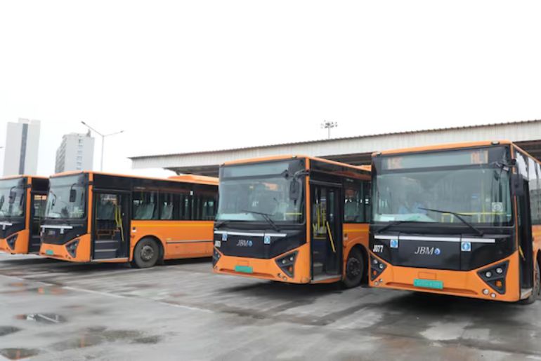 Surat Unveils India’s First Solar Smart Bus Stand