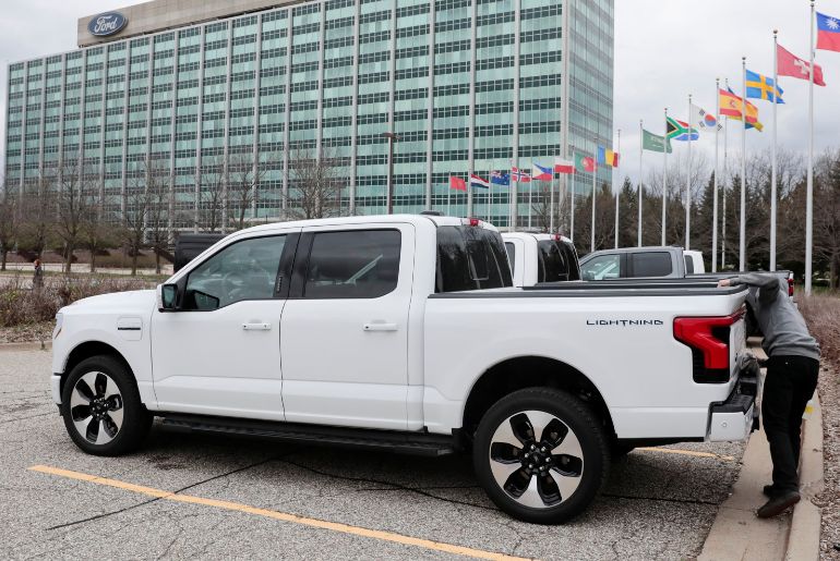 Ford Delays Electric Pickup and Van to 2028