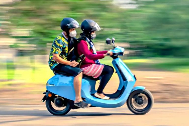 NITI Aayog Engages Two-Wheeler Giants on EV Push