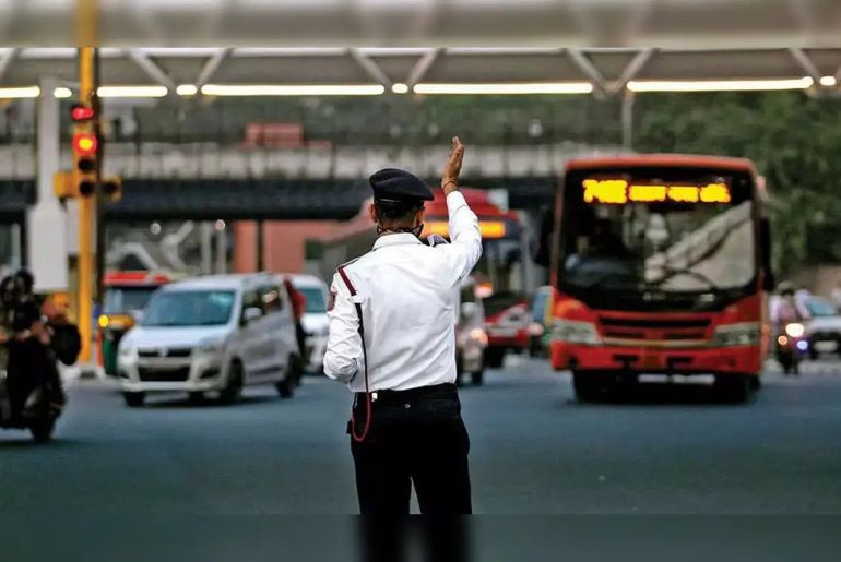 The Independence Day Mobility Guide: How Fleets and EV Drivers Can Navigate the Roads Without Challans