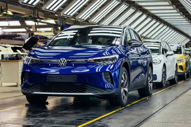 Volkswagen Temporarily Halts ID. Buzz Production Amid Challenges