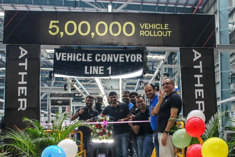 Ather Energy Celebrates 5,00,000th Scooter, Expands to Maharashtra