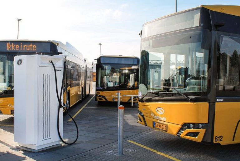 Continental Enhances AarBus Electric Fleet with Sustainable Tyres