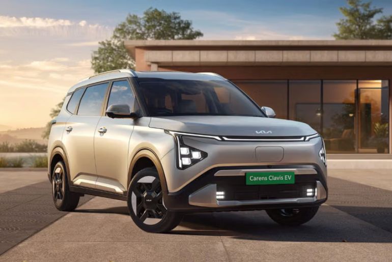 Kia India Launches Carens Clavis EV New Variants