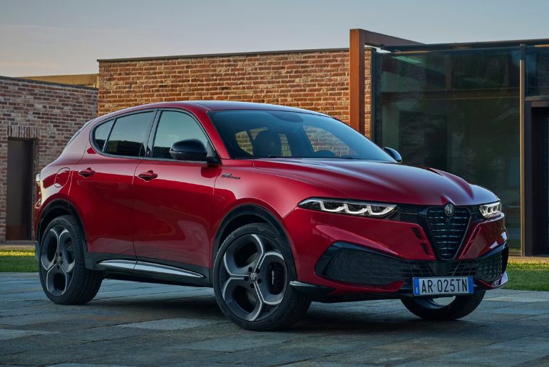 Stellantis Delays Alfa Romeo EVs, Continues Gas Models