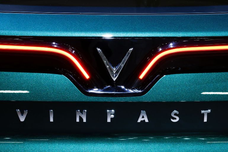VinFast to Introduce Limo Green EV Early 2026
